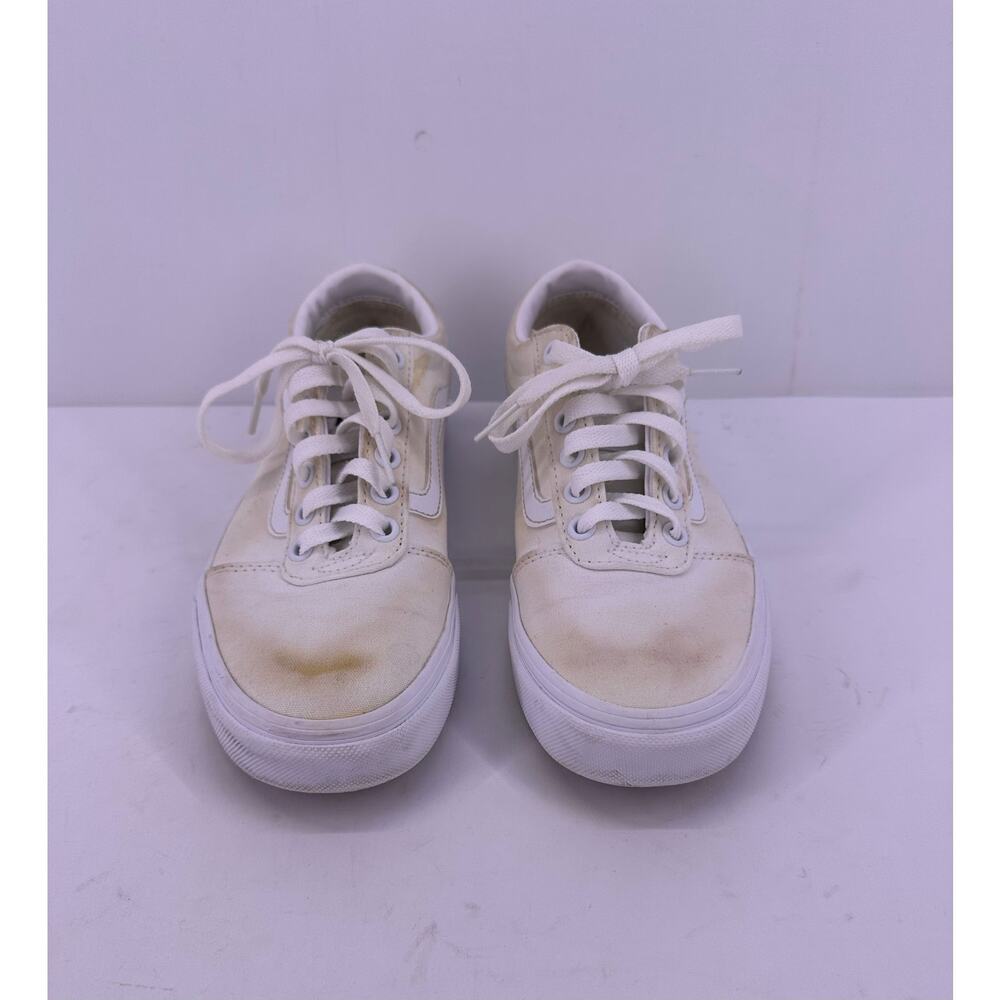 Vans White Low Top Shoes Size 7 women’s